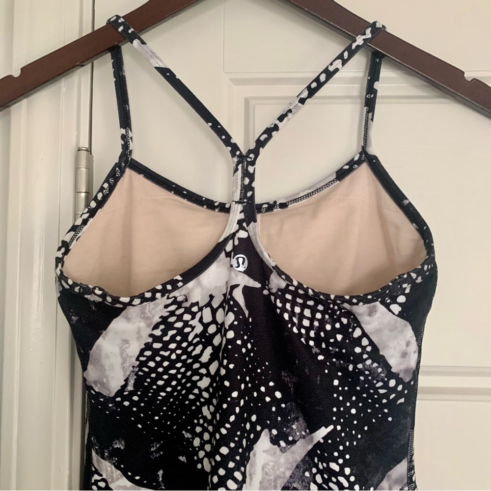 • [Lululemon] Fitted Racerback Tank • - Picture 5 of 8